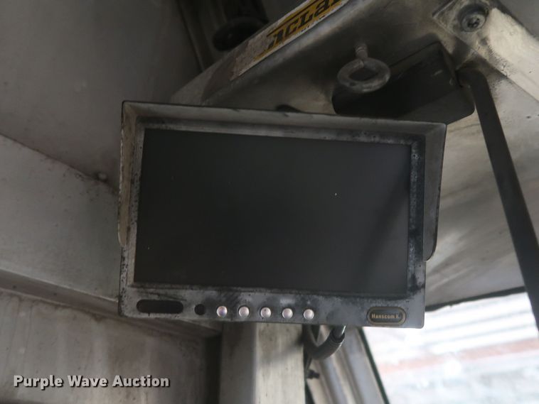 image for item JR9466 2003 Freightliner MT45  delivery truck