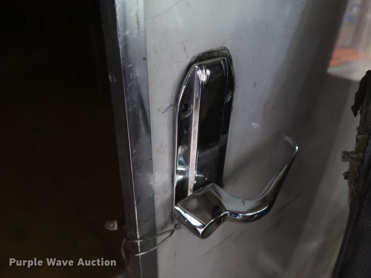 image for item JR9466 2003 Freightliner MT45  delivery truck