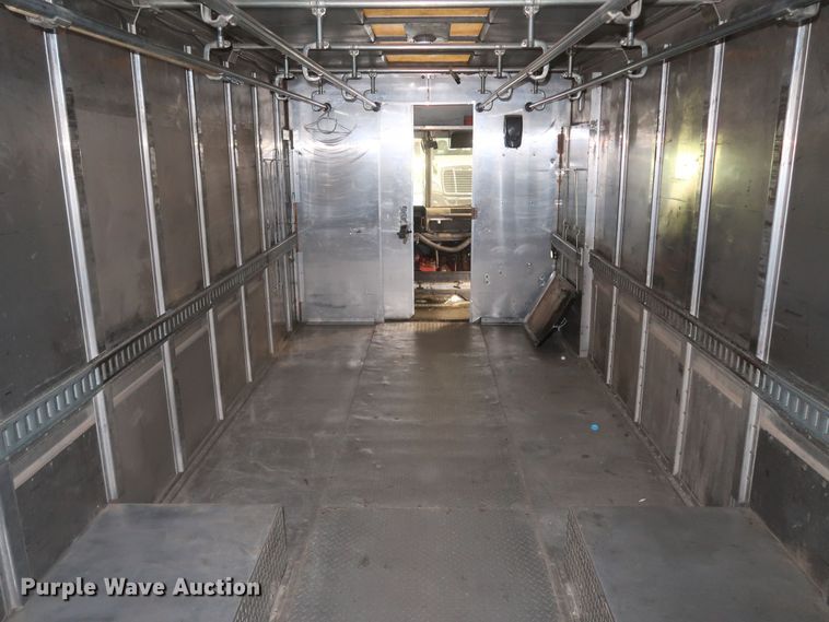 image for item JR9466 2003 Freightliner MT45  delivery truck