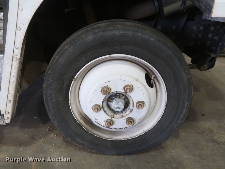 image for item JR9466 2003 Freightliner MT45  delivery truck