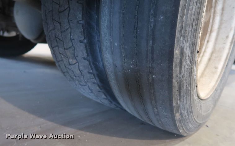 image for item JR9466 2003 Freightliner MT45  delivery truck