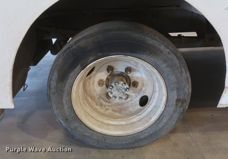 image for item JR9466 2003 Freightliner MT45  delivery truck