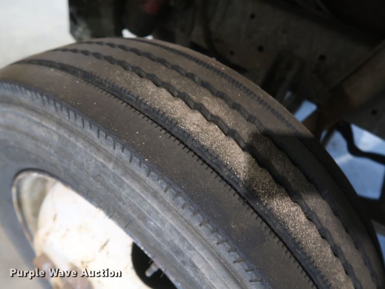 image for item JR9466 2003 Freightliner MT45  delivery truck