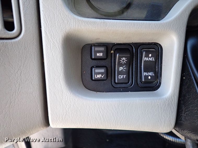 image for item JU9237 2014 International DuraStar 4400  semi truck