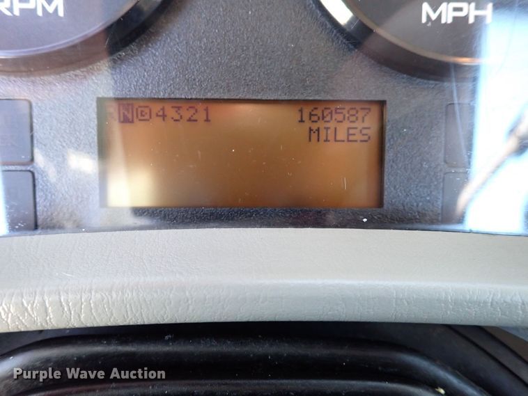 image for item JU9237 2014 International DuraStar 4400  semi truck