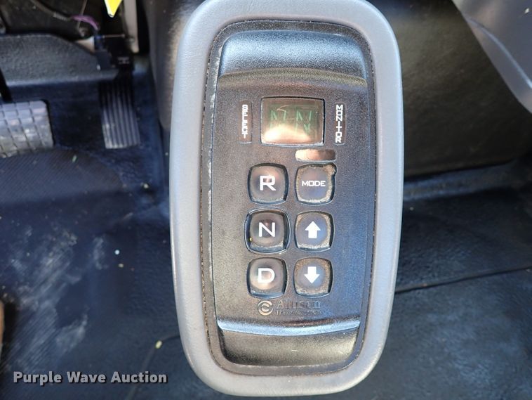 image for item JU9237 2014 International DuraStar 4400  semi truck