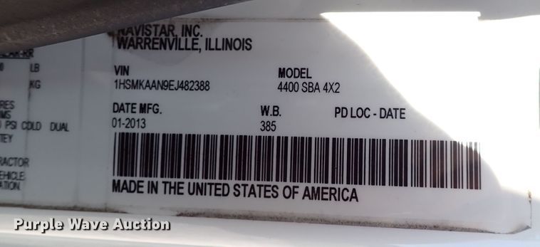 image for item JU9237 2014 International DuraStar 4400  semi truck