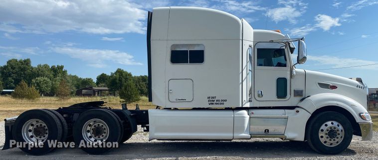 image for item JU9296 2013 Peterbilt 386 semi truck