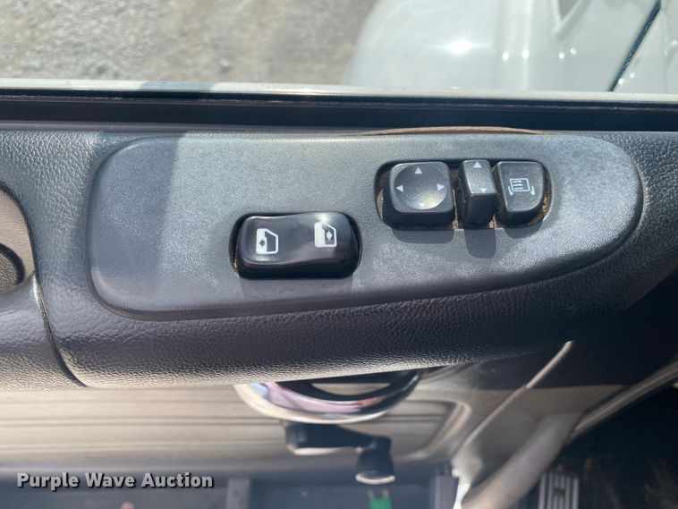 image for item JU9296 2013 Peterbilt 386 semi truck