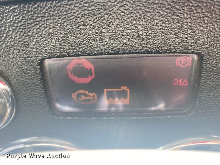 image for item JU9296 2013 Peterbilt 386 semi truck