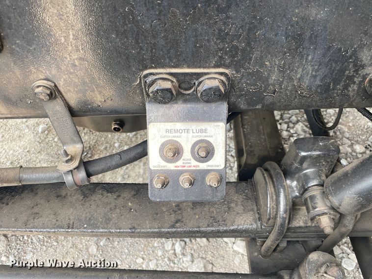 image for item JU9296 2013 Peterbilt 386 semi truck