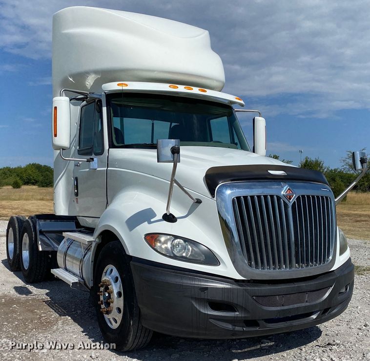 image for item JU9299 2009 International ProStar Eagle  semi truck