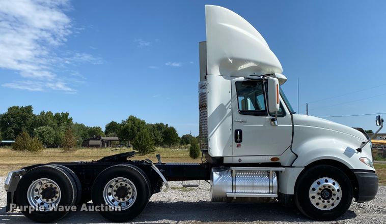 image for item JU9299 2009 International ProStar Eagle  semi truck