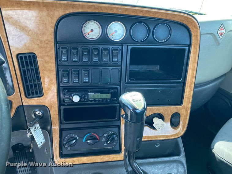 image for item JU9299 2009 International ProStar Eagle  semi truck