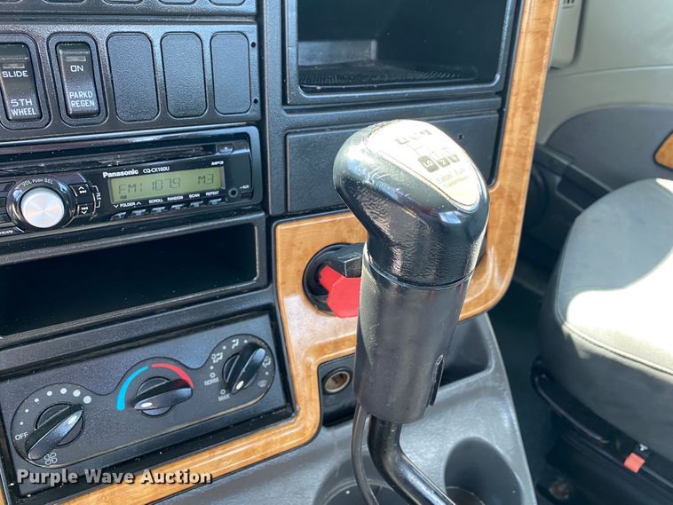 image for item JU9299 2009 International ProStar Eagle  semi truck