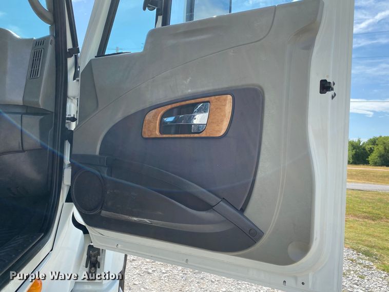 image for item JU9299 2009 International ProStar Eagle  semi truck