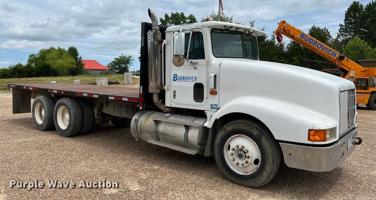 image for item KC9872 1991 International 9400  flatbed truck