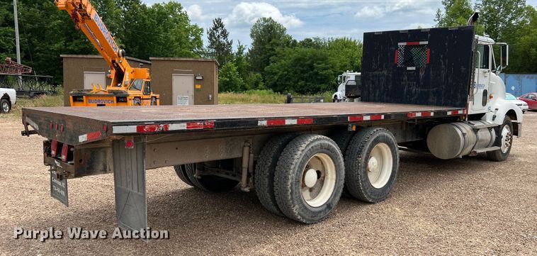 image for item KC9872 1991 International 9400  flatbed truck