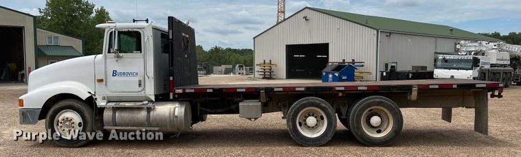 image for item KC9872 1991 International 9400  flatbed truck
