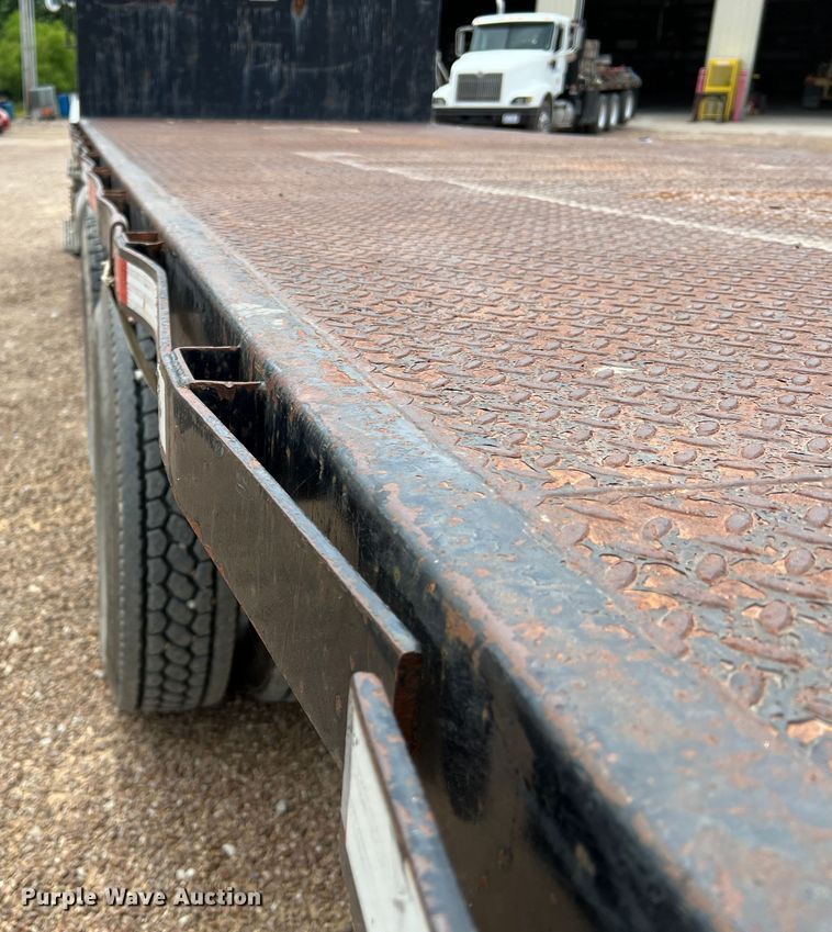 image for item KC9872 1991 International 9400  flatbed truck