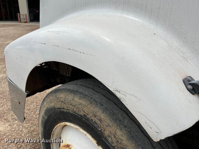 image for item KC9872 1991 International 9400  flatbed truck