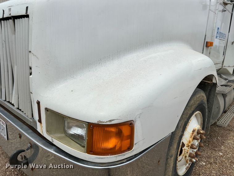 image for item KC9872 1991 International 9400  flatbed truck