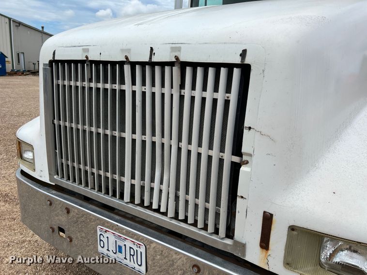 image for item KC9872 1991 International 9400  flatbed truck