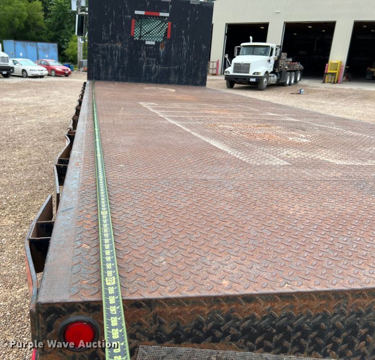 image for item KC9872 1991 International 9400  flatbed truck