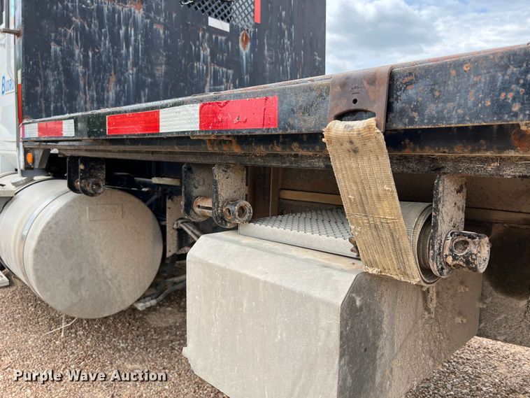 image for item KC9872 1991 International 9400  flatbed truck