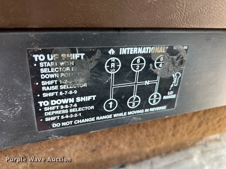 image for item KC9872 1991 International 9400  flatbed truck