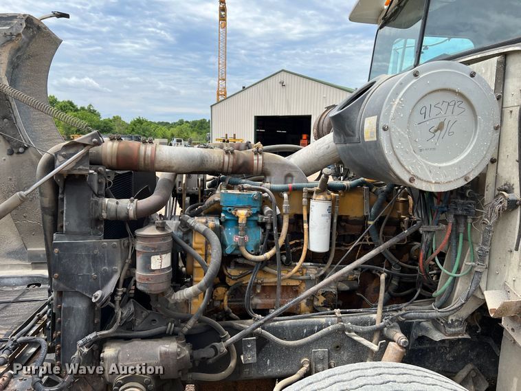 image for item KC9872 1991 International 9400  flatbed truck