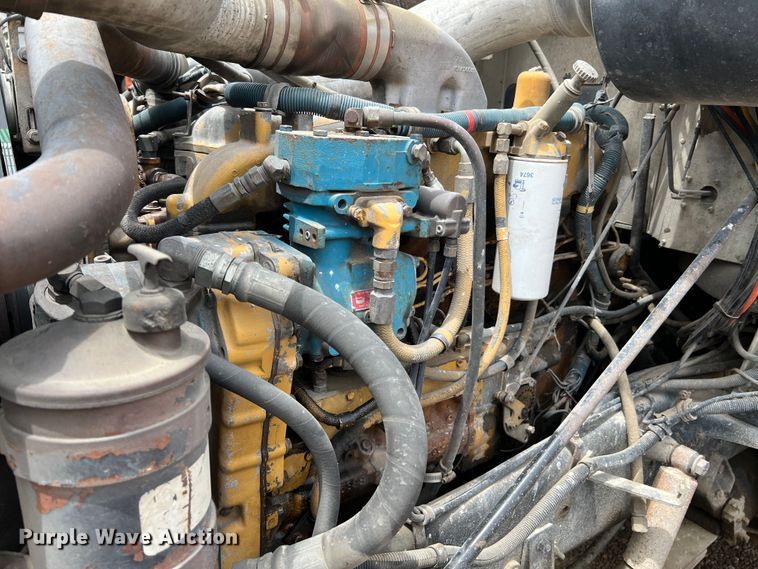 image for item KC9872 1991 International 9400  flatbed truck