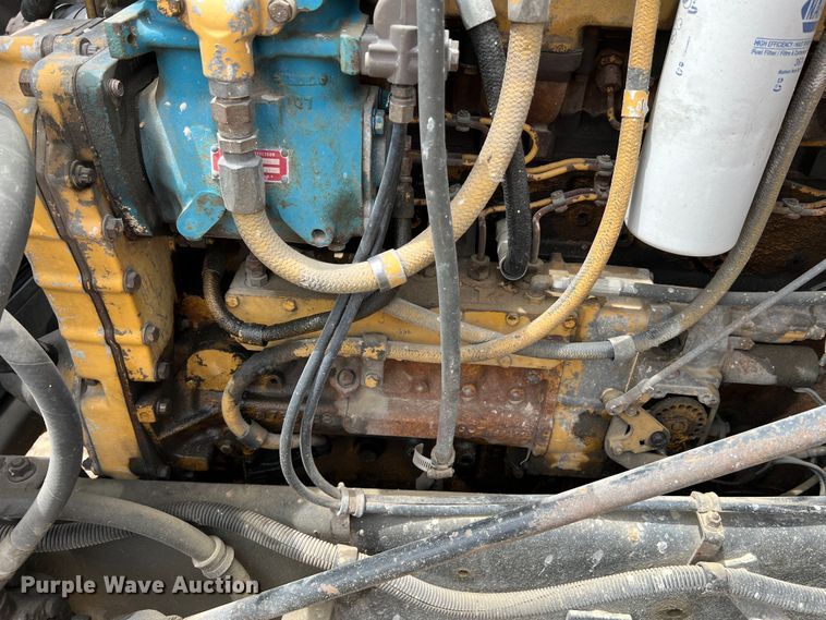 image for item KC9872 1991 International 9400  flatbed truck