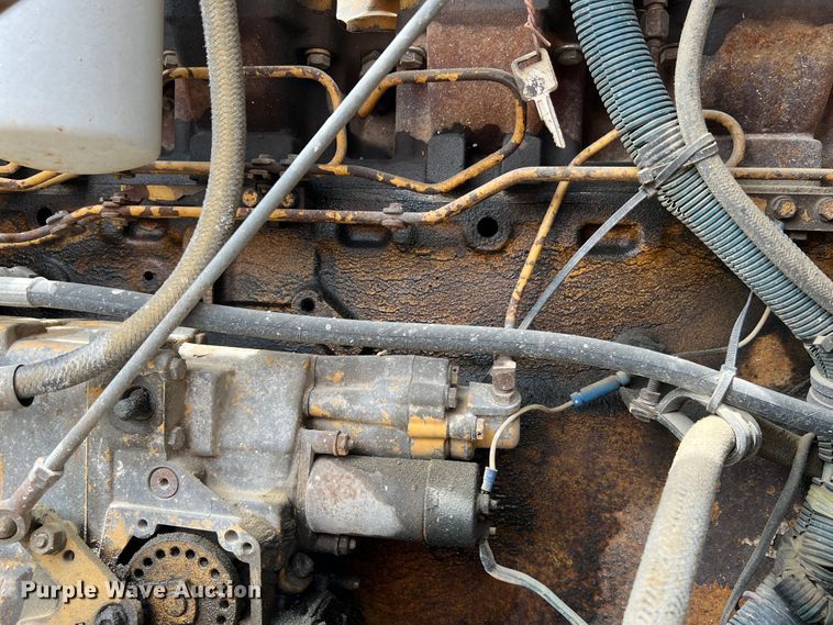 image for item KC9872 1991 International 9400  flatbed truck