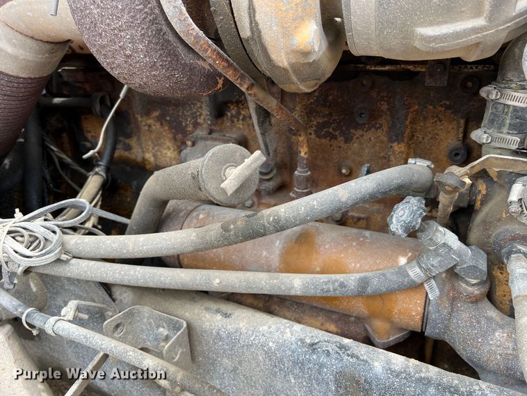 image for item KC9872 1991 International 9400  flatbed truck