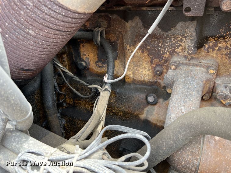 image for item KC9872 1991 International 9400  flatbed truck