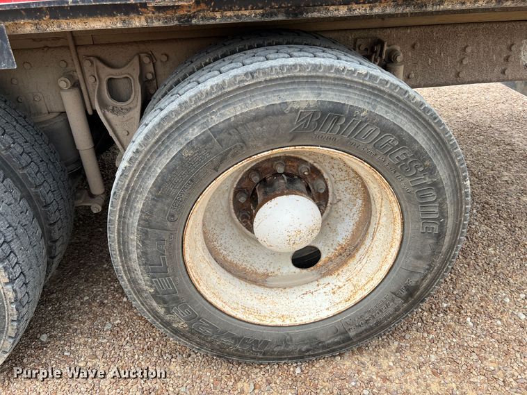 image for item KC9872 1991 International 9400  flatbed truck