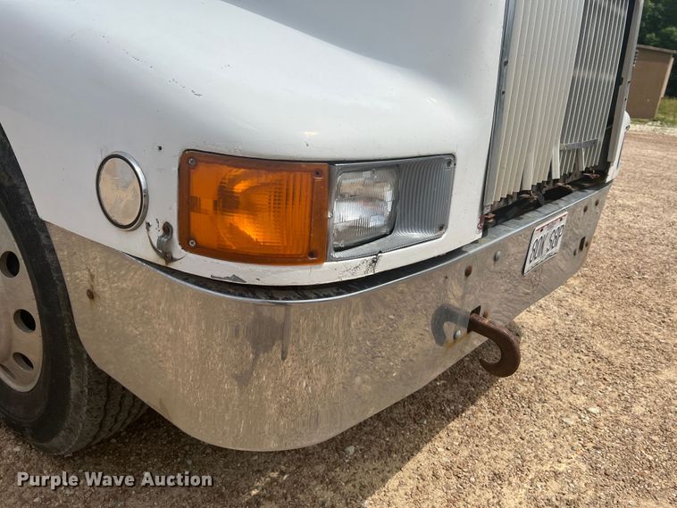 image for item KC9873 1990 International 9400  semi truck