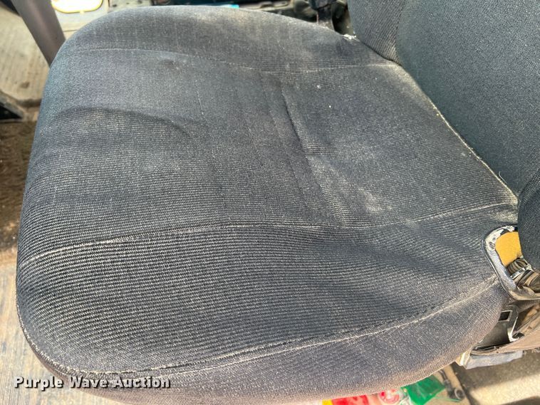 image for item KC9873 1990 International 9400  semi truck