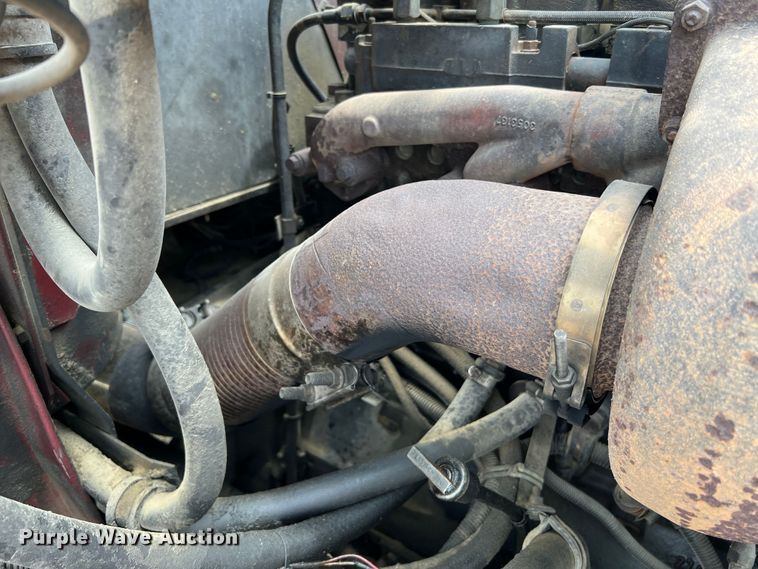 image for item KC9873 1990 International 9400  semi truck