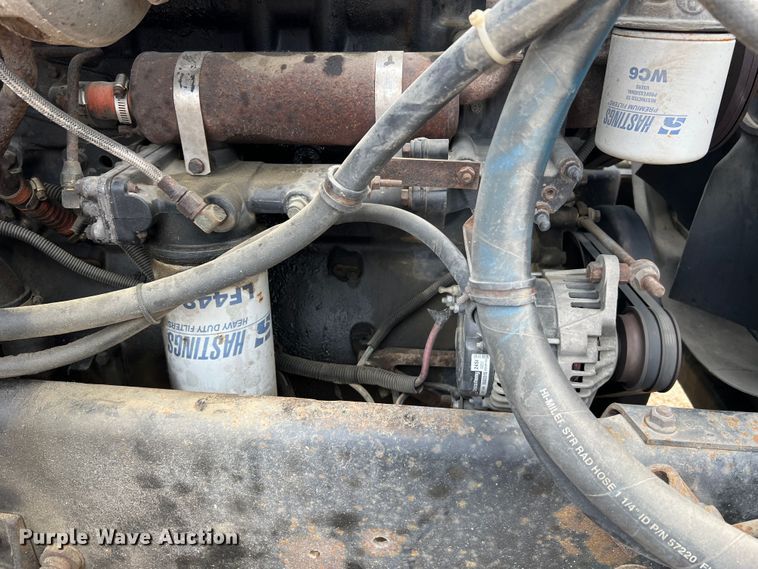 image for item KC9873 1990 International 9400  semi truck