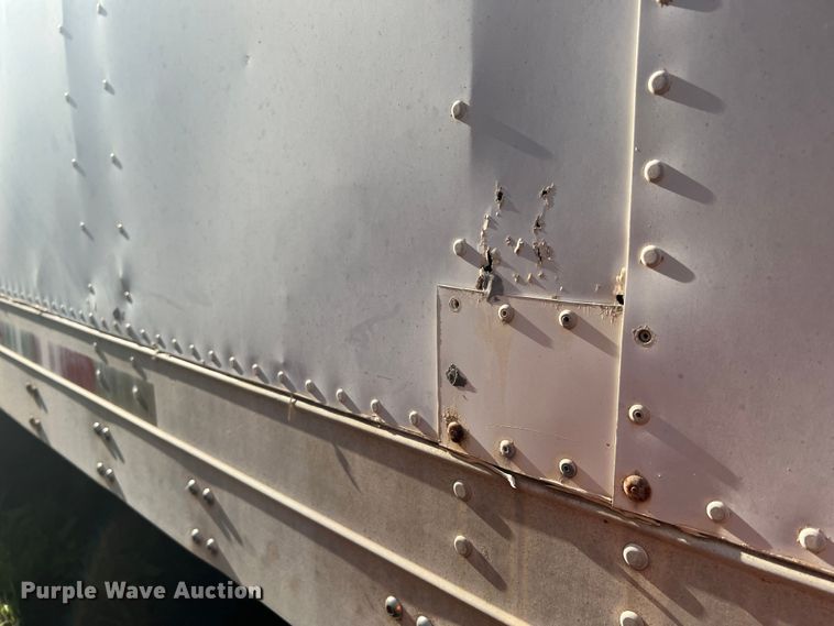 image for item KC9911 2000 Wabash  dry van trailer