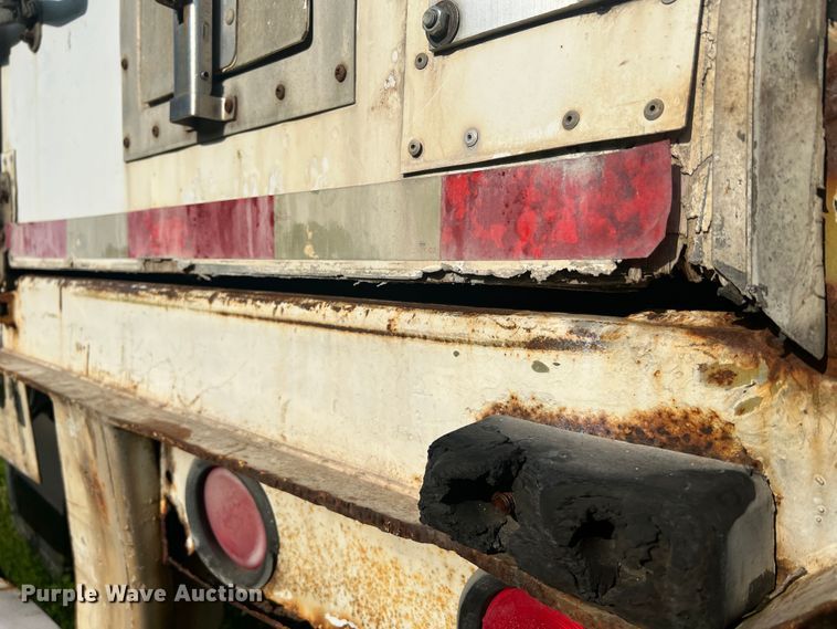 image for item KC9911 2000 Wabash  dry van trailer