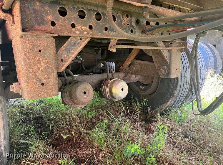 image for item KC9911 2000 Wabash  dry van trailer