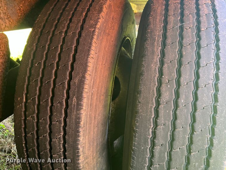 image for item KC9911 2000 Wabash  dry van trailer