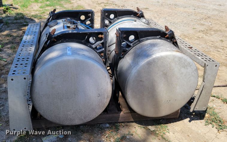 image for item KD9828 (2) 1995 EquiFlo fuel tanks