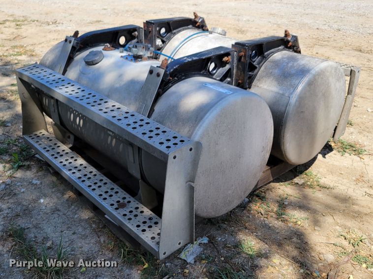 image for item KD9828 (2) 1995 EquiFlo fuel tanks