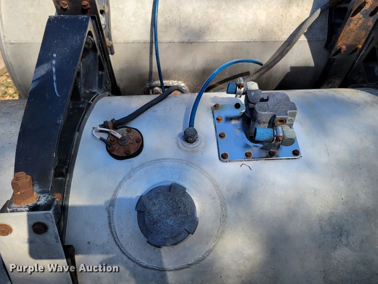 image for item KD9828 (2) 1995 EquiFlo fuel tanks