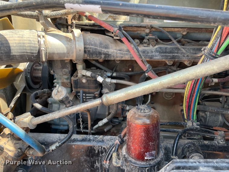 image for item KJ9773 2007 Freightliner Columbia 120  semi truck