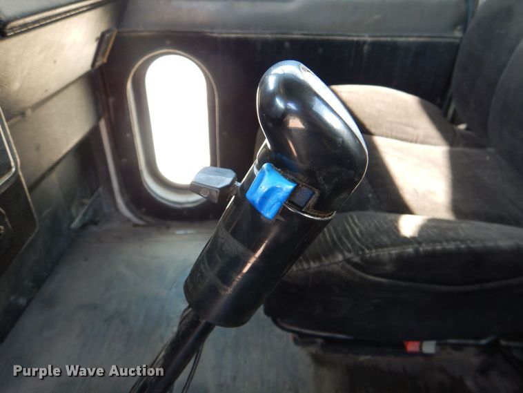 image for item KJ9857 1998 Peterbilt 379  semi truck